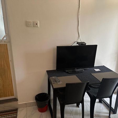 Mango Tree Budget Home Stay Homagama Esterno foto