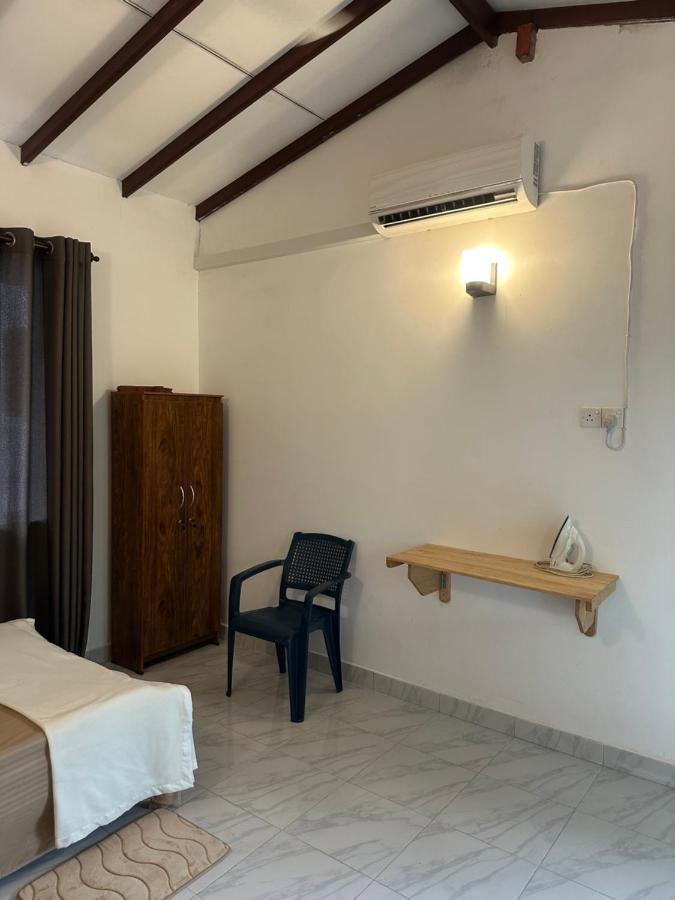 Mango Tree Budget Home Stay Homagama Esterno foto