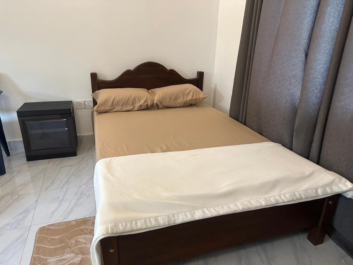 Mango Tree Budget Home Stay Homagama Esterno foto