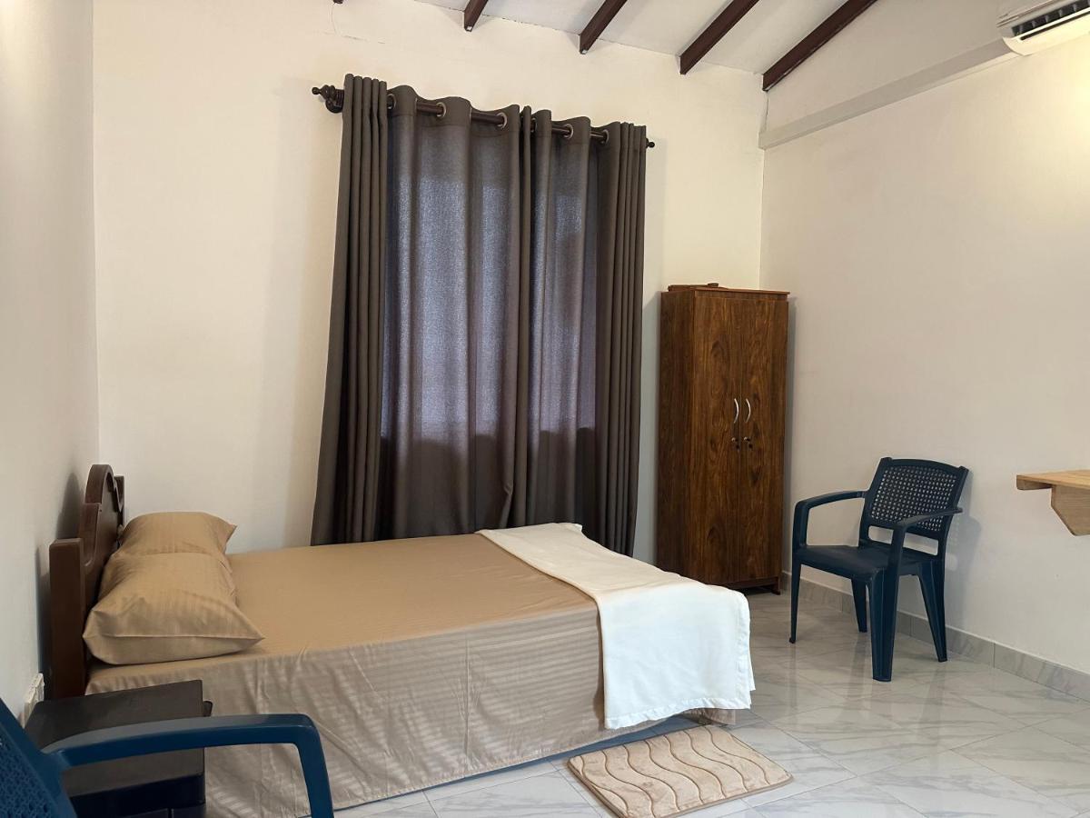 Mango Tree Budget Home Stay Homagama Esterno foto