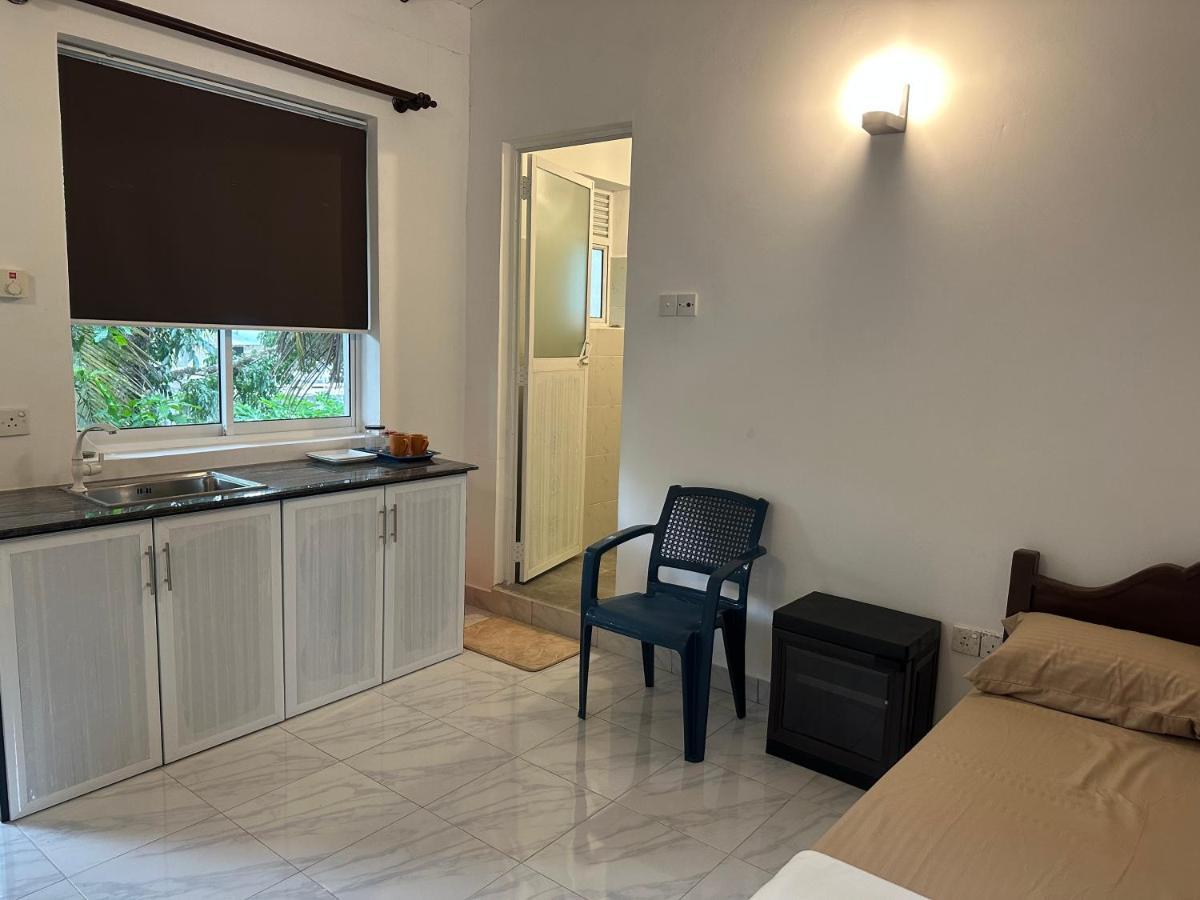 Mango Tree Budget Home Stay Homagama Esterno foto