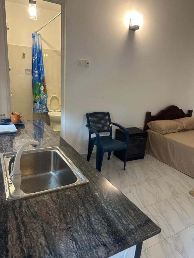 Mango Tree Budget Home Stay Homagama Esterno foto