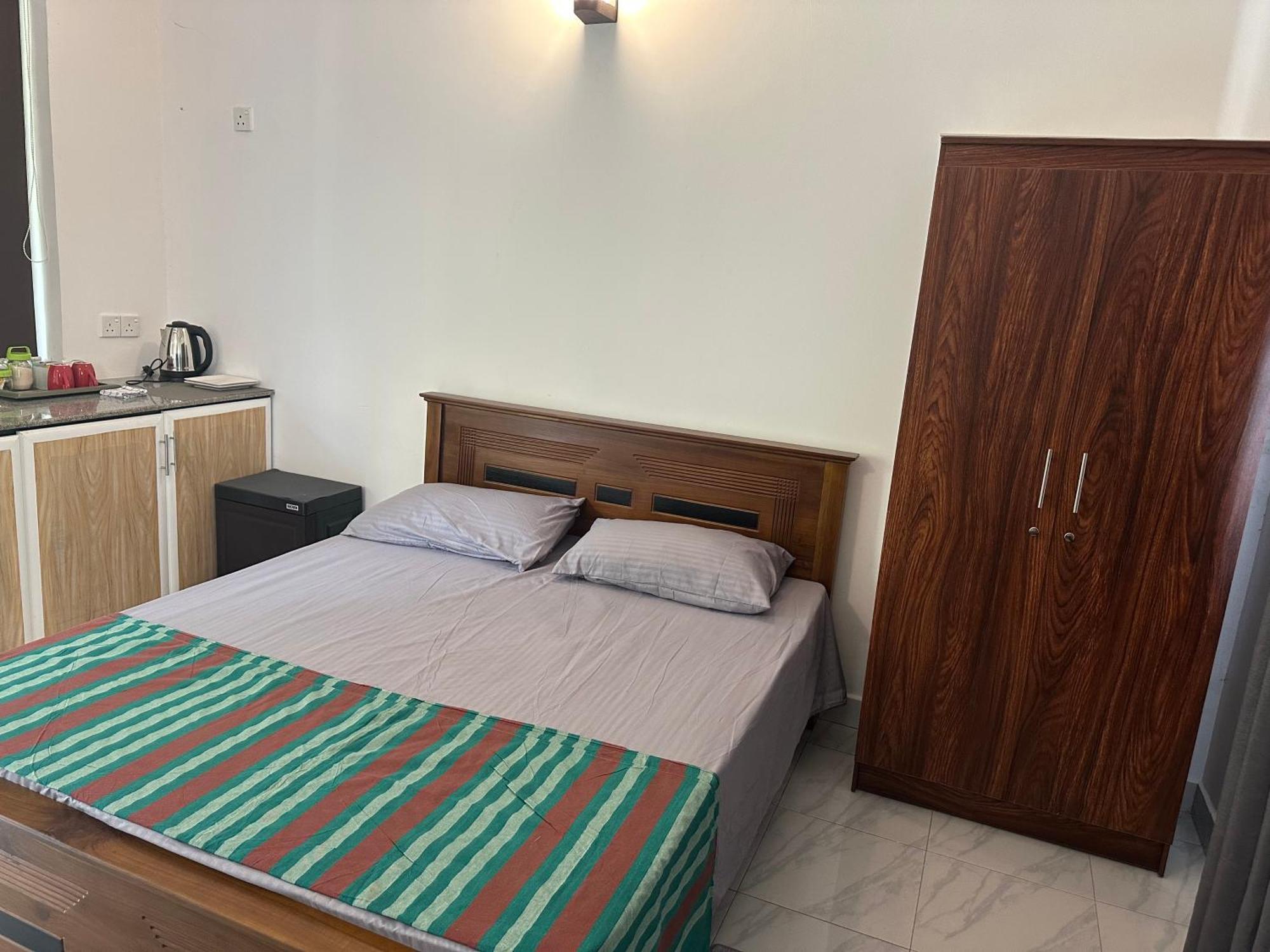 Mango Tree Budget Home Stay Homagama Esterno foto