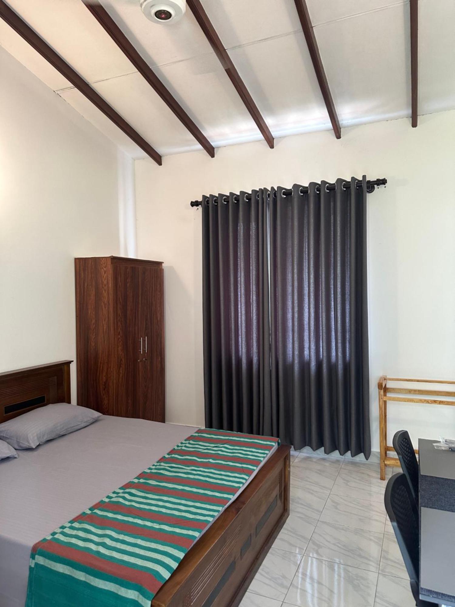 Mango Tree Budget Home Stay Homagama Esterno foto